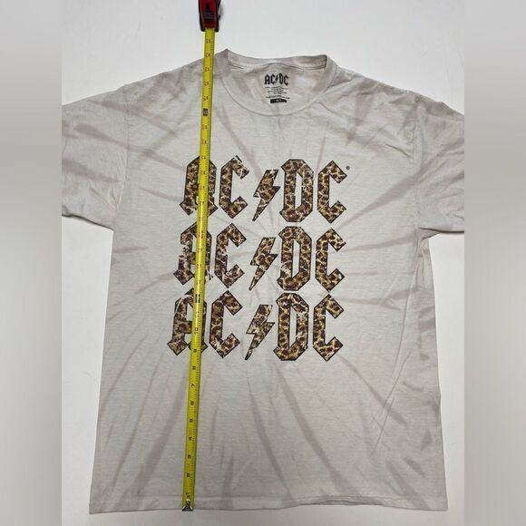 AC/DC Women’s Tan Spiral Tie Dye Wash Shirt Sz M - Picture 7 of 8